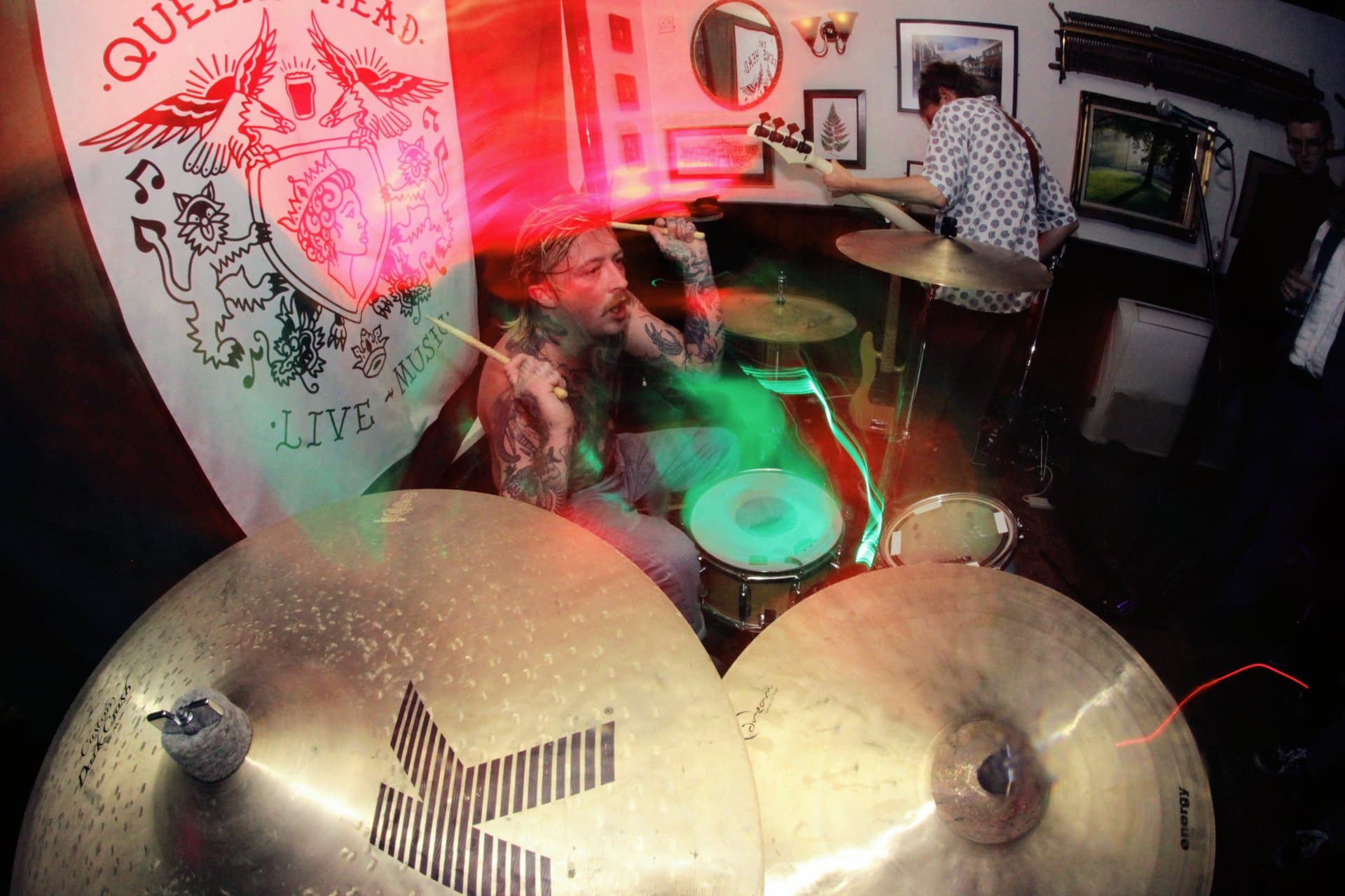 Queen's Head Live Gig Photo 1
