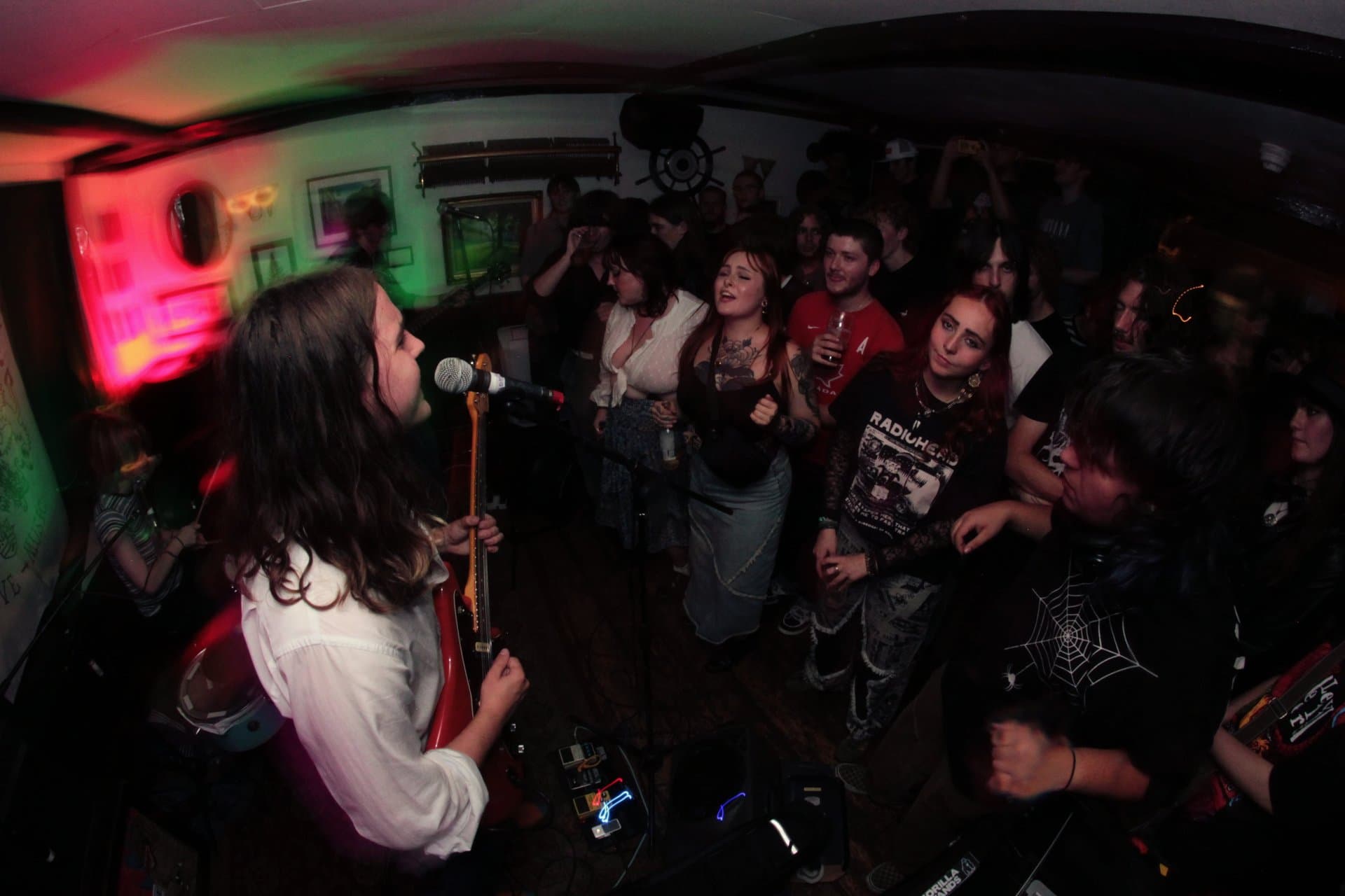 Queen's Head Live Gig Photo 11
